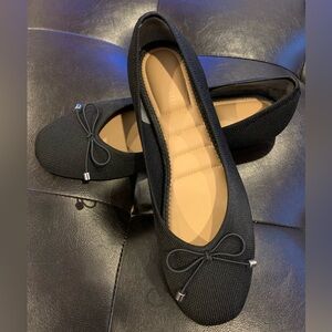 Kelly & Katie black flats size 9 1/2 new
